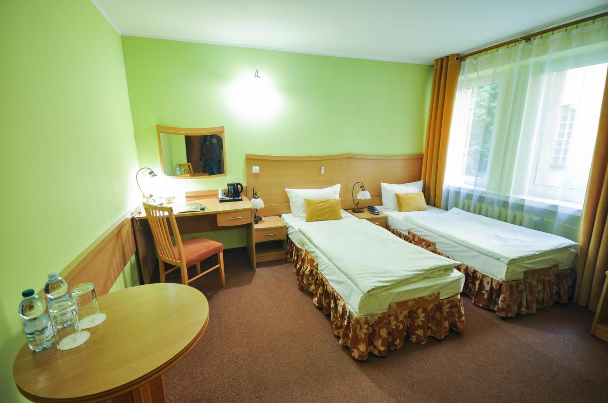 Hotel Trzy Swiaty Spa & Wellness Rajska Wyspa Gliwice Buitenkant foto