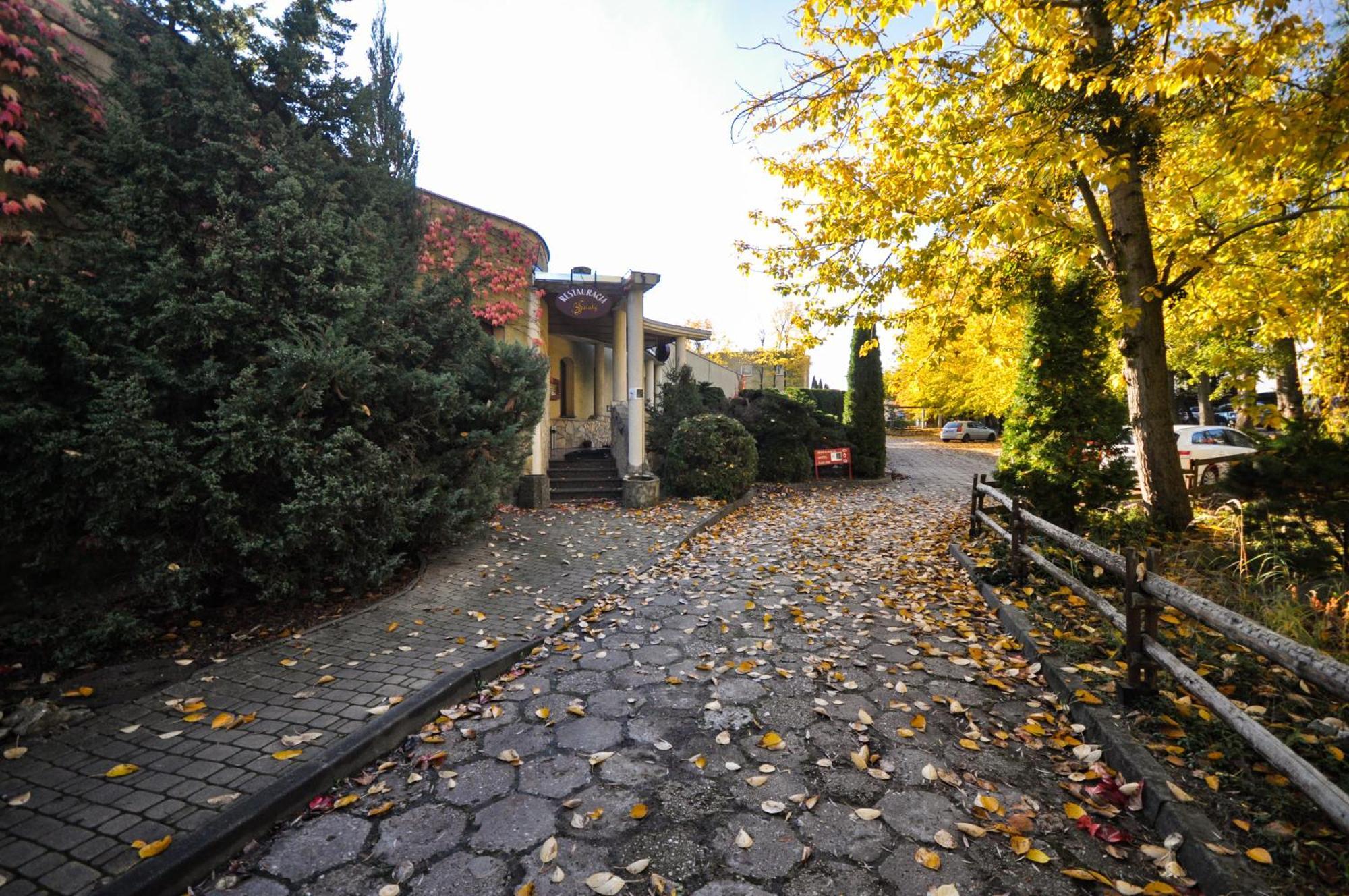Hotel Trzy Swiaty Spa & Wellness Rajska Wyspa Gliwice Buitenkant foto