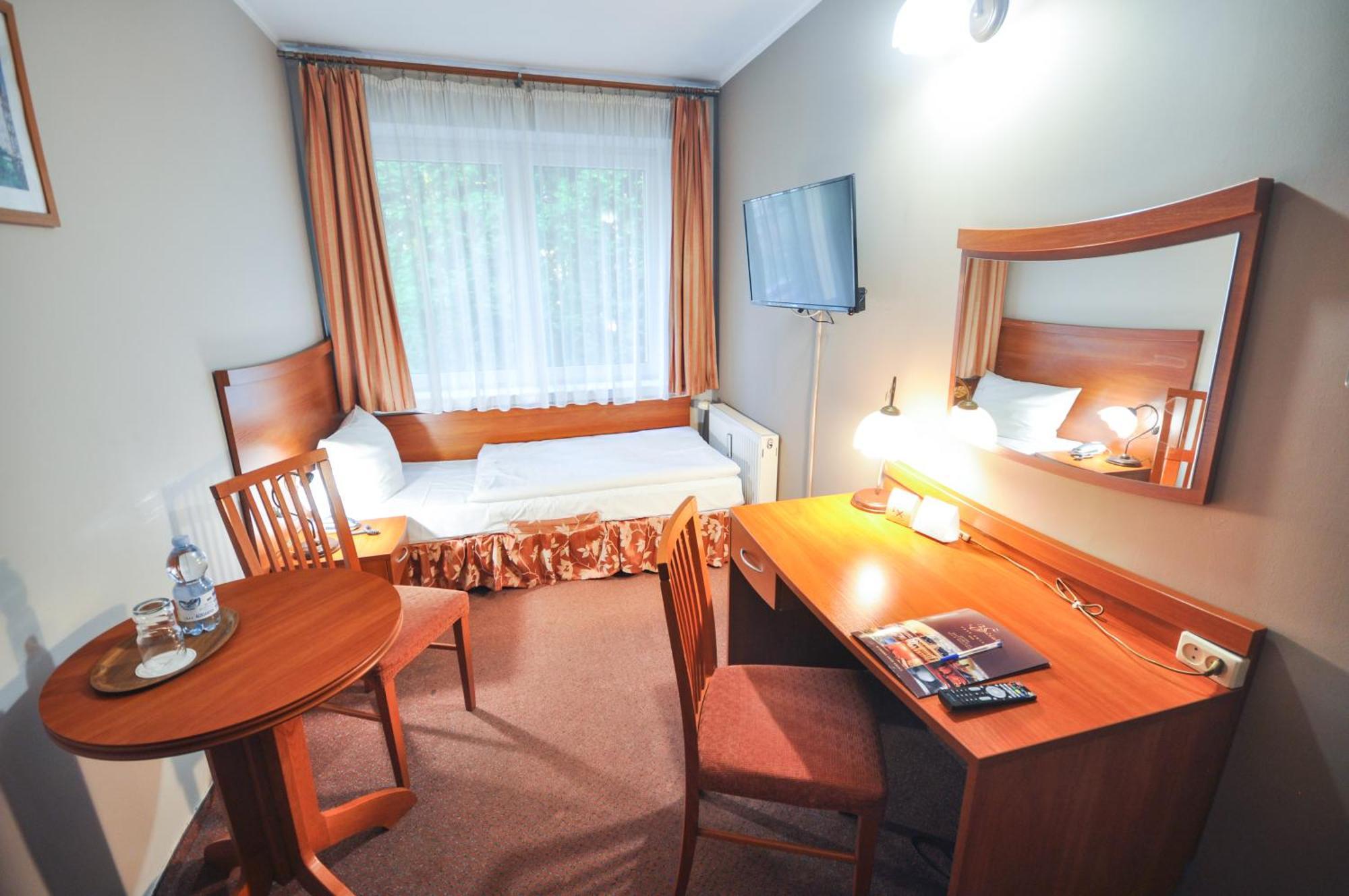 Hotel Trzy Swiaty Spa & Wellness Rajska Wyspa Gliwice Buitenkant foto